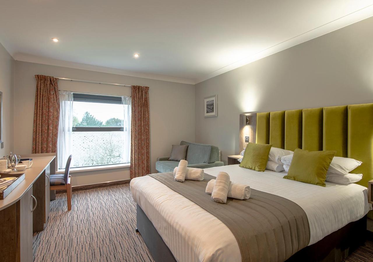 Hogs Back Hotel & Spa Nr Farnham Farnham  Dış mekan fotoğraf