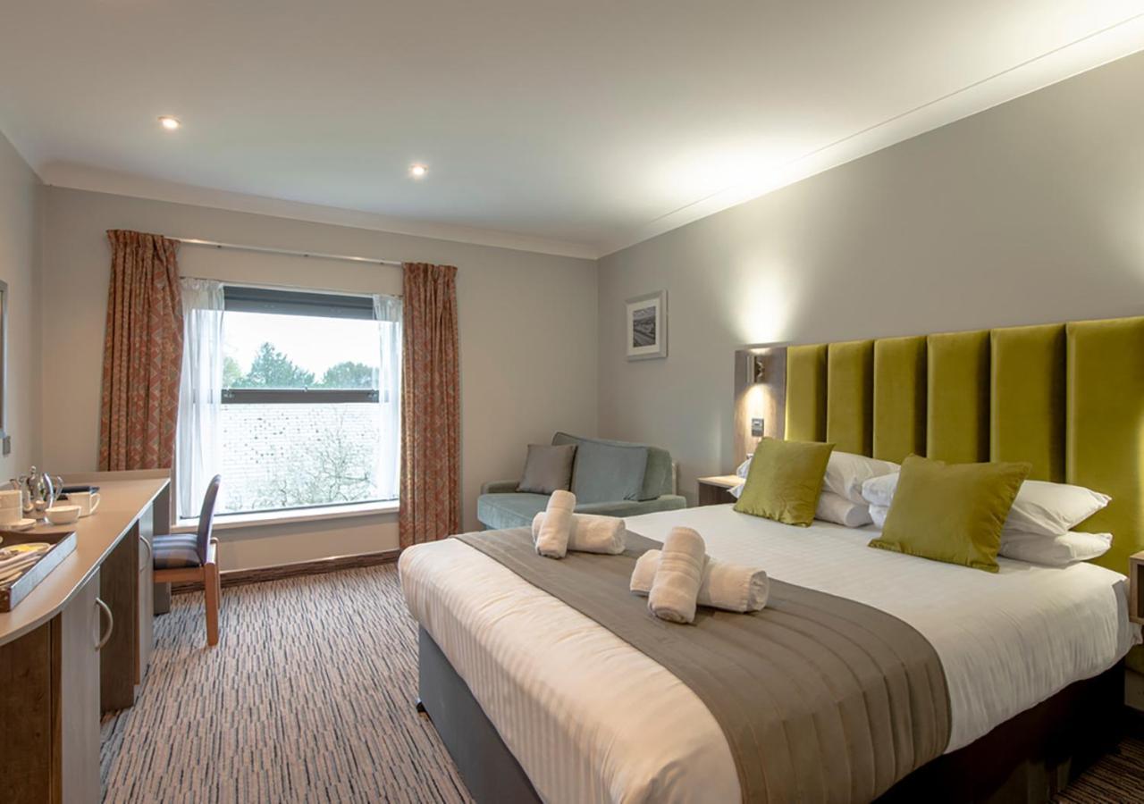 Hogs Back Hotel & Spa Nr Farnham Farnham  Dış mekan fotoğraf