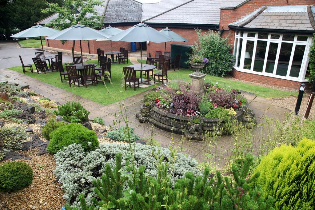 Hogs Back Hotel & Spa Nr Farnham Farnham  Dış mekan fotoğraf