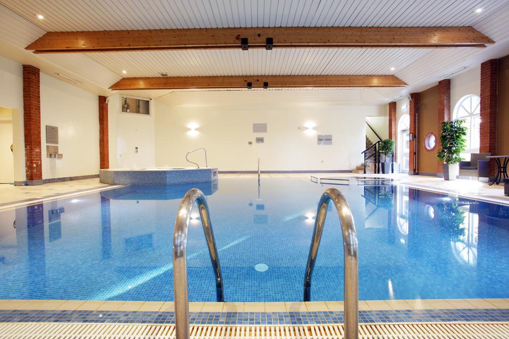 Hogs Back Hotel & Spa Nr Farnham Farnham  Dış mekan fotoğraf