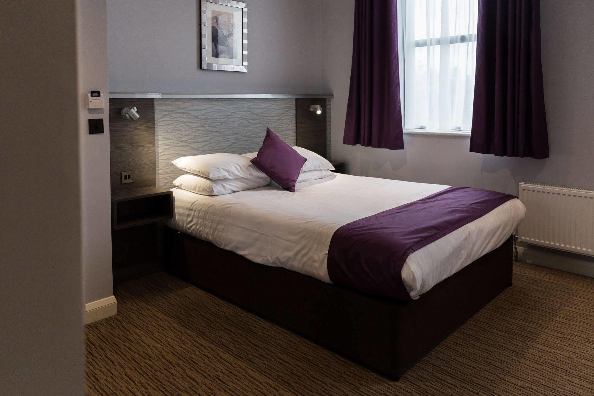 Hogs Back Hotel & Spa Nr Farnham Farnham  Dış mekan fotoğraf