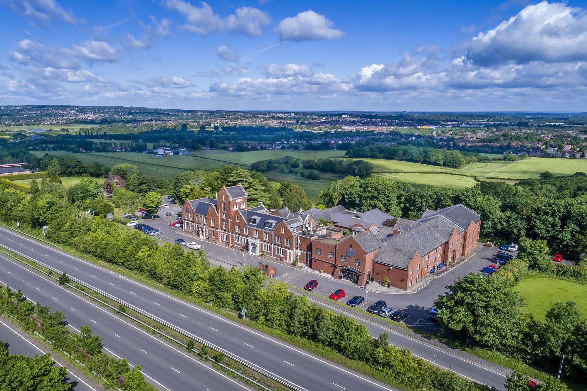 Hogs Back Hotel & Spa Nr Farnham Farnham  Dış mekan fotoğraf